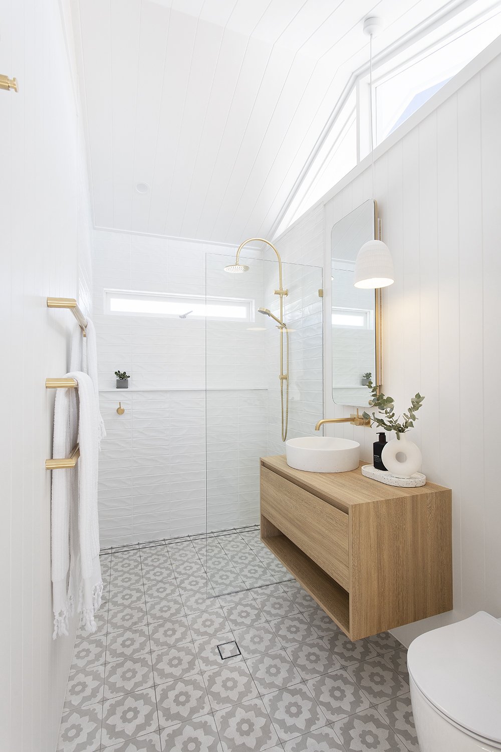 Burleigh Heads accommodation luxe bathroom