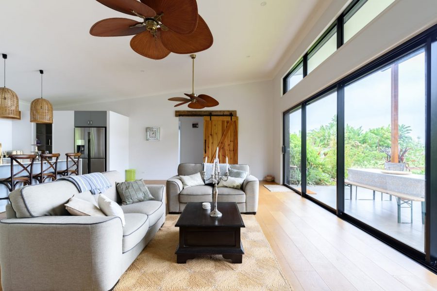 gold coast hinterland accommodation living room